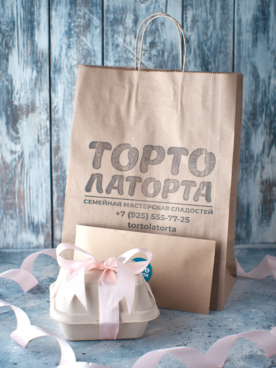 Маленькая королева • Бенто-торт для девочки с котенком в короне и надписью "королеве 1 месяц" | Торто Латорта.