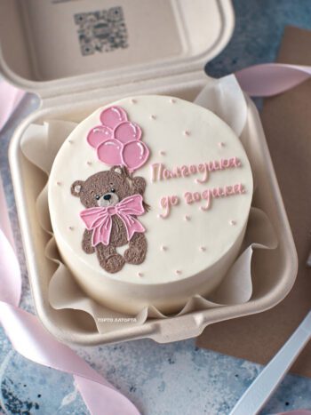 Детский бенто-торт с мишкой и шариками на полгода от Торто Латорта.